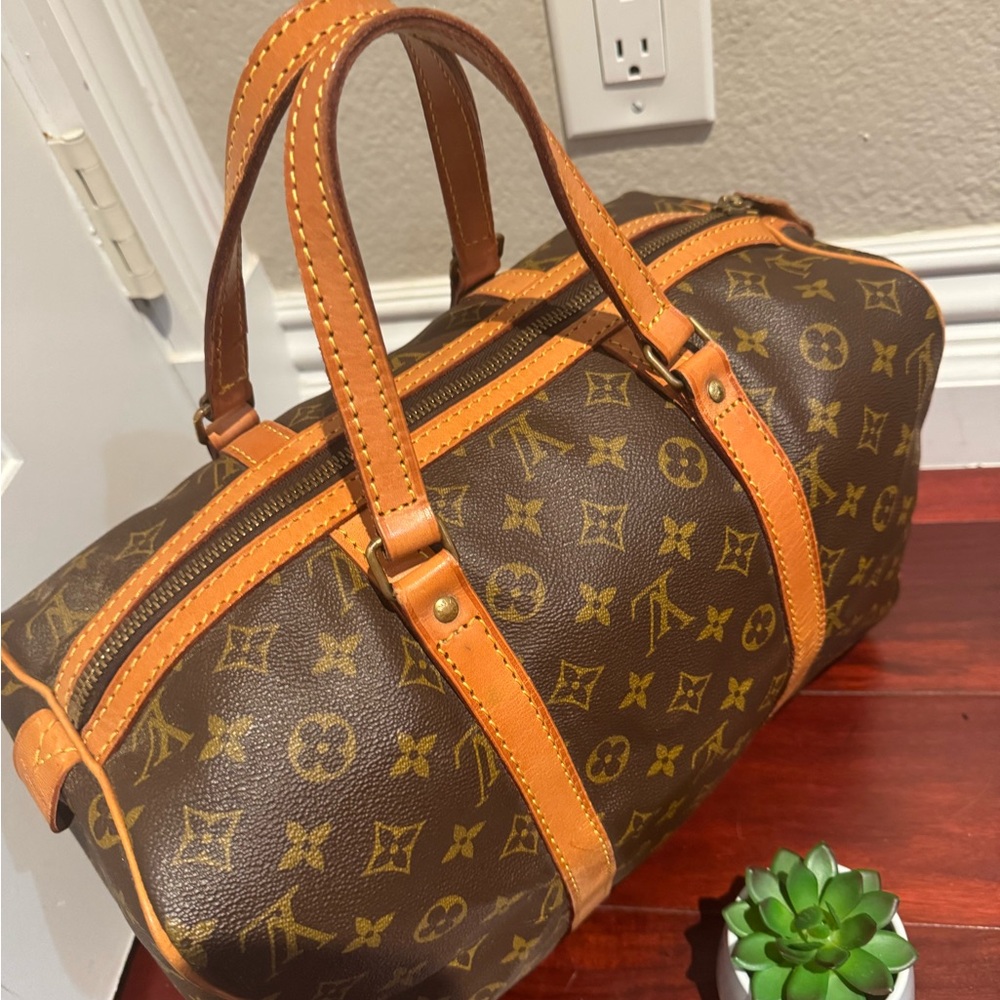 💎Authentic Louis Vuitton Monogram Sac Souple 35 Travel Bag